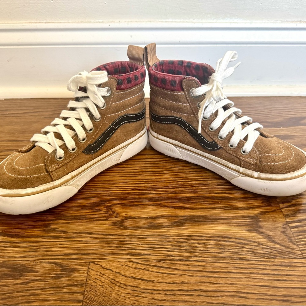 Vans Kids Sk8-Hi High-Top Sneakers Boot Made for the Elements Cold Weather - Picture 3 of 8